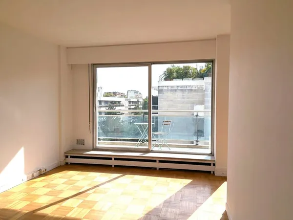 NEUILLY SUR SEINE - RUE EDOUARD NORTIER - 2 pieces , balcon,