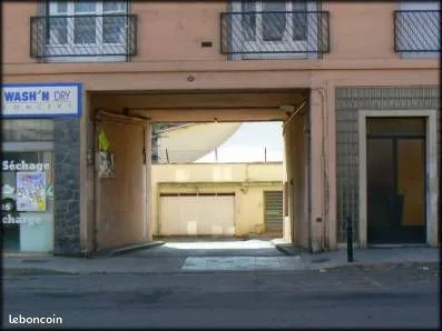 Location parkings rue du Feretra