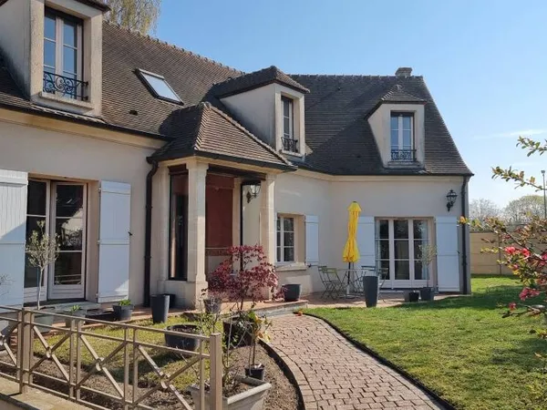 Maison 8 pièces 223 m²