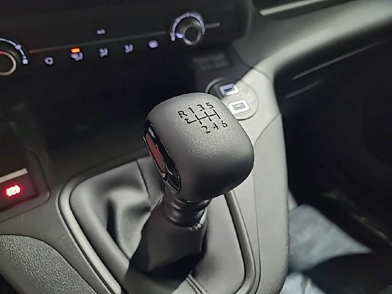 Citroën Berlingo van m diesel 100 ch manuelle — photo 17