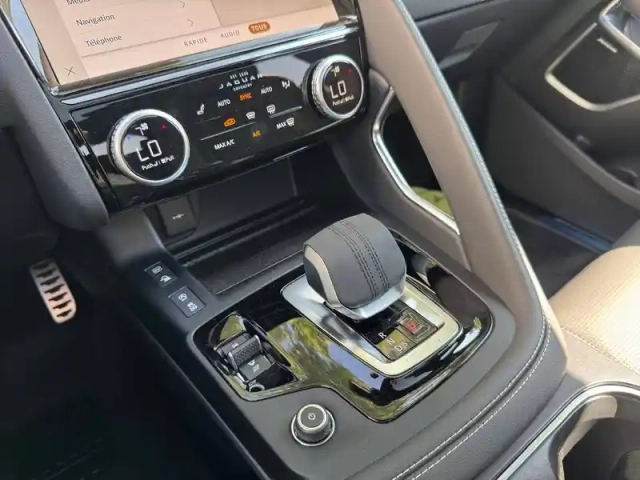 Jaguar E-Pace p270e ch phev awd bva — photo 11