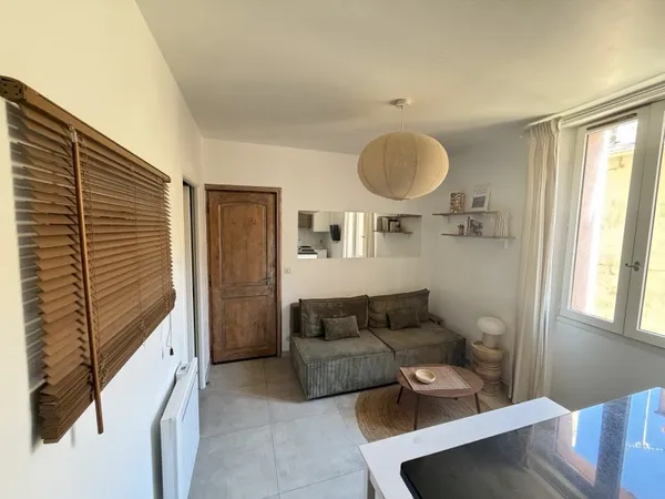 Location petit 2 pièces - vieil Antibes - bail mobilité