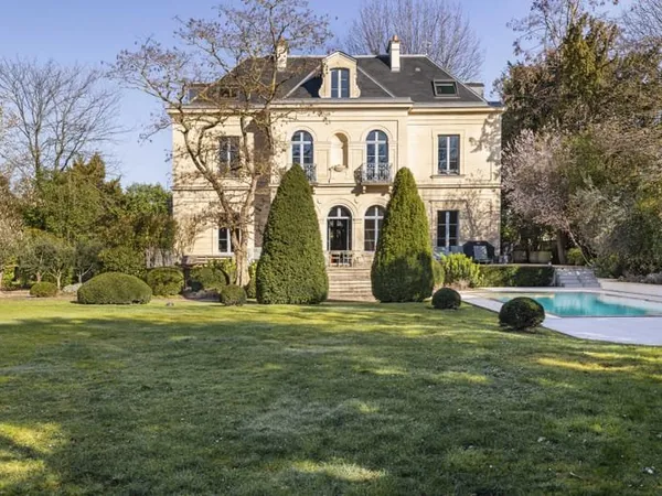 Croissy - QUARTIER DE L'ÉCLUSE - Propriété à vendre - 5 chambres - 502,53 m² au sol - Terrain 2400 m