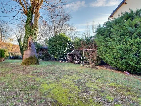 Terrain à bâtir de 300 m² à VILLEMOISSON-SUR-ORGE (91)