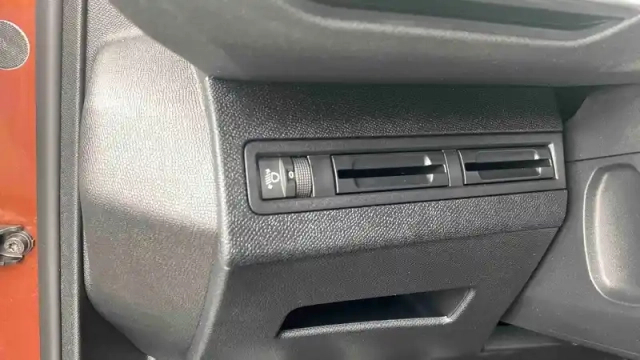 Peugeot 3008 1.2 puretech 130ch s&amp;s bvm6 — photo 24