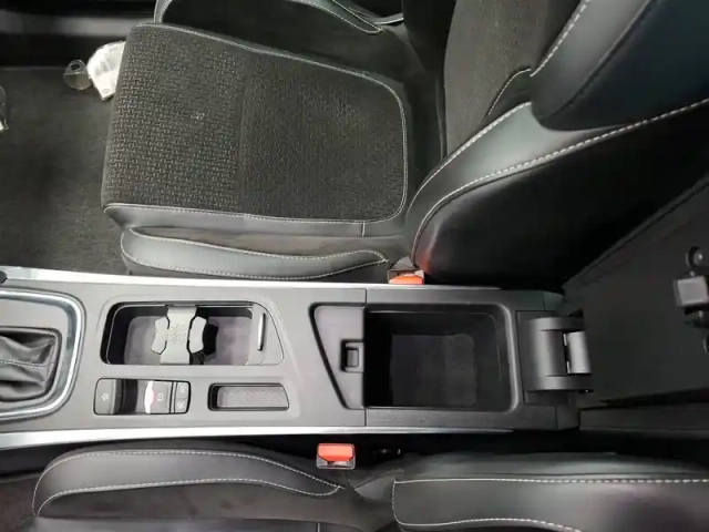 Renault Megane mégane iv berline blue dci 115 edc — photo 27