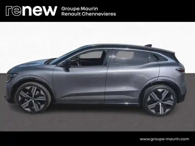 Renault Megane e-tech electric ev60 220ch iconic super charge -b — photo 14