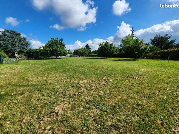 Terrain 600 m² Communay