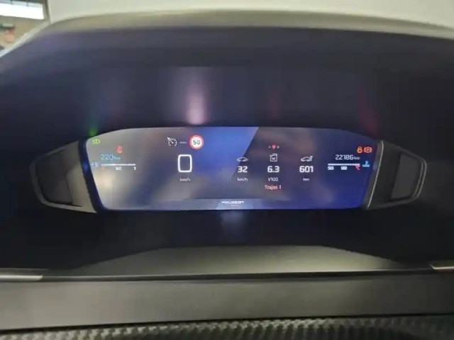 Peugeot 208 1.2 puretech 100ch s&amp;s allure — photo 15