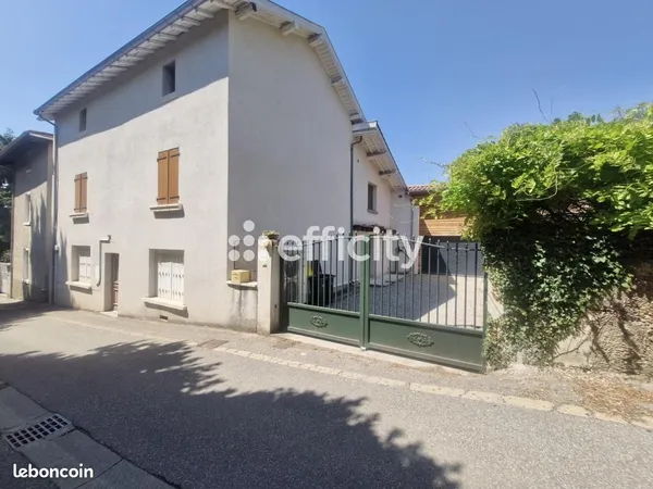 Maison 6 pièces 257 m²