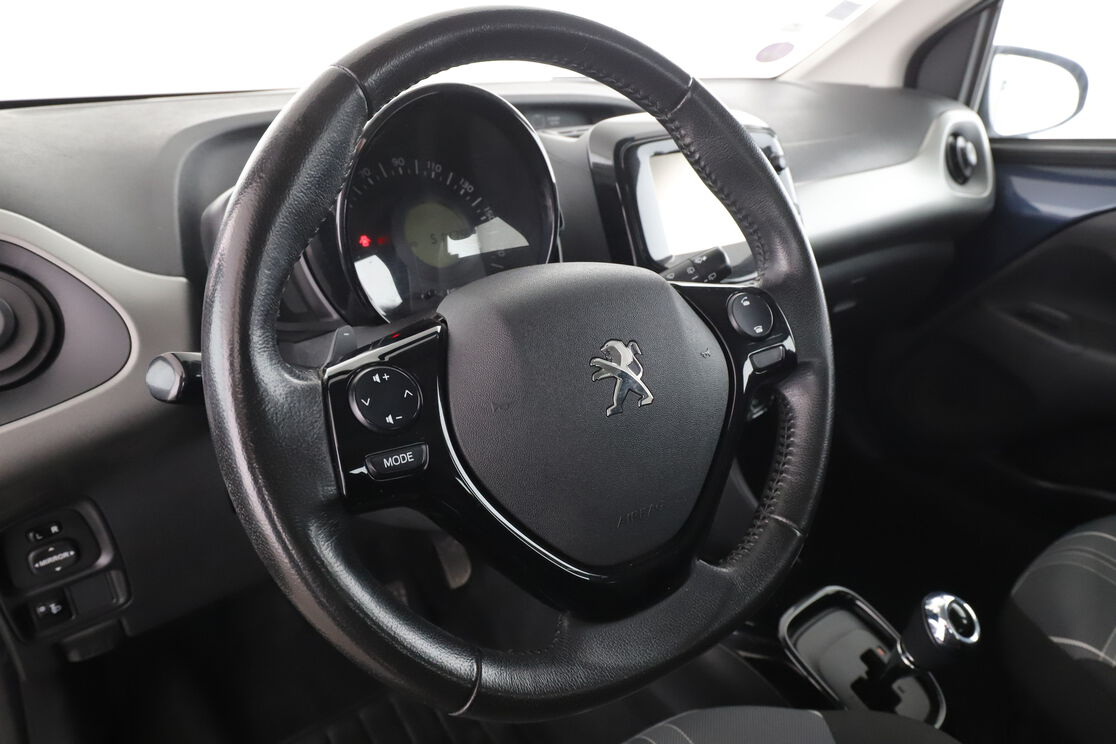 Peugeot 108 1.0 VTi Allure ETG5 — photo 10