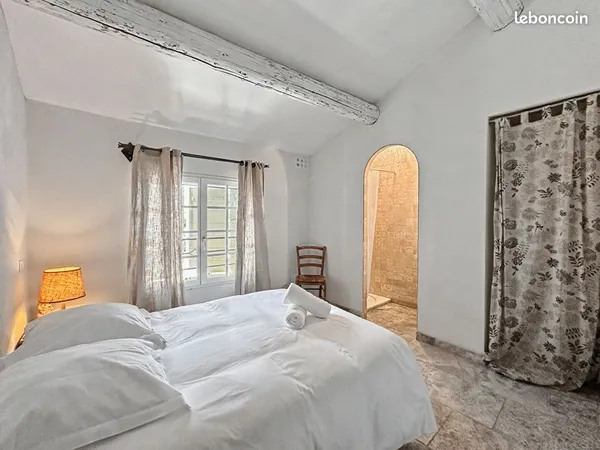 Mas 7 pièces 240 m²