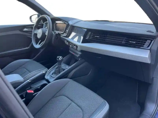 Audi A1 sportback 35 tfsi 150 ch s tronic 7 — photo 40