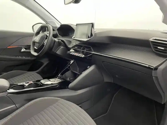 Peugeot 208 electrique 50 kwh 136ch — photo 24