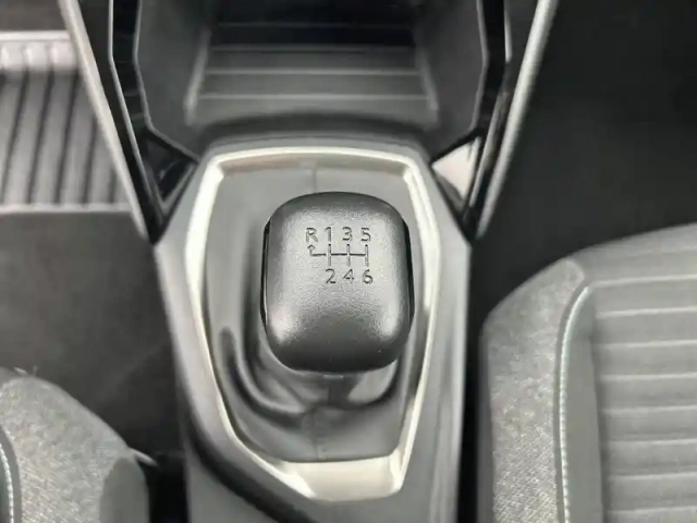 Peugeot 208 puretech 100 s&amp;s bvm6 — photo 14