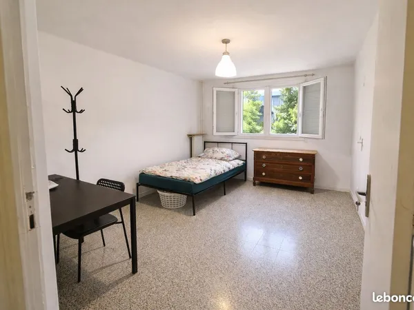 Chambre meublée à louer - Colocation - 13009 Marseille - Parking inclus