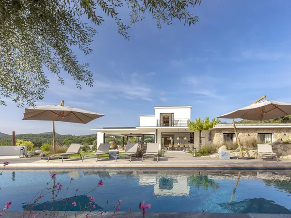 Maison 6 pièces 250 m²