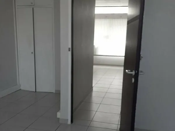 Bureau 73 m²