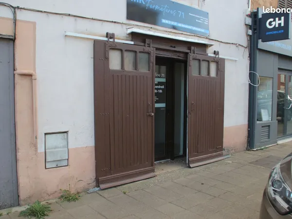 Location local commercial à Charnay les Macon