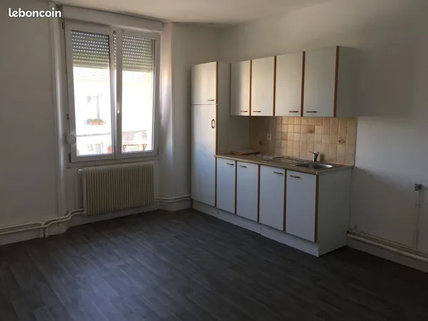Appartement de type 2 - 56m²11 - 1er étage - Parking + cave à Berry Au Bac