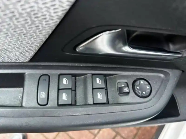 Citroën C4 puretech 130ch s&amp;s feel — photo 12