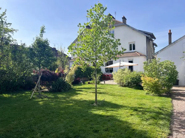 Maison 11 pièces 160 m²