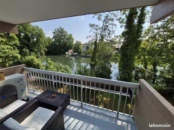 Magnifique appartement 4/5 pièces entièrement meublé de 97m2 refait à neuf vue sur l eau prestation 