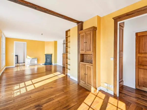 Vends magnifique appartement de 5 pièces en parfait état