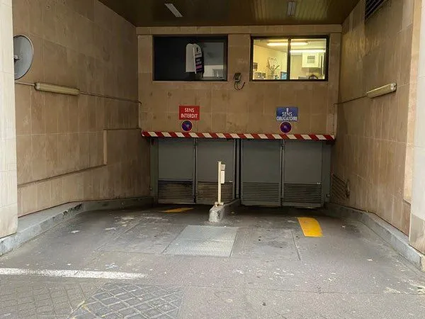 Parking 3 rue scheffer