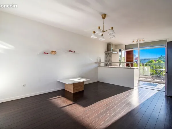 CERGY - PORT CERGY | BEAU 3 PIÈCES - 64,55 m² - 2 GRANDES LOGGIAS - PARKING