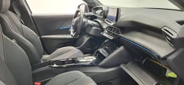 Peugeot 2008 hybrid 136 e-dcs6 — photo 108