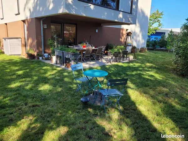 F3 de 66 m² en rez-de-jardin avec 2 ares de terrain, garage et parking