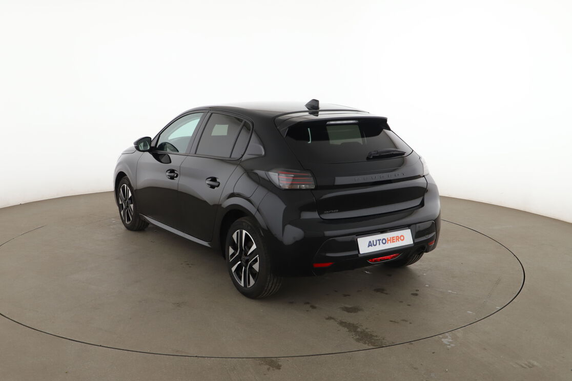Peugeot 208 1.2 PureTech Allure — photo 3