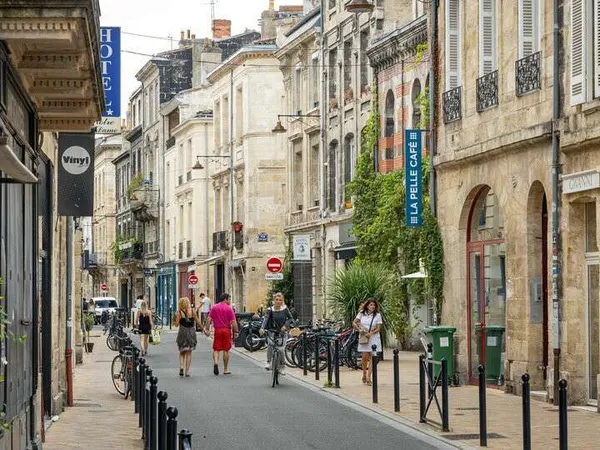 Cession droit au bail 50m² à Bordeaux Chartrons