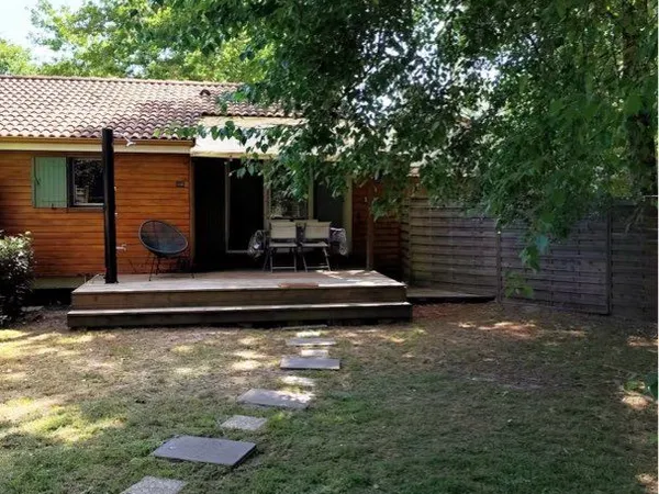Location meublée - Hourtin Port - 32 m² - Jardin privatif - Disponible jusqu'à fin avril