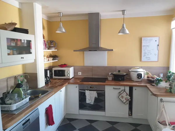 Loue chambres 11 à 13m² pour étudiante, travailleuse en mission