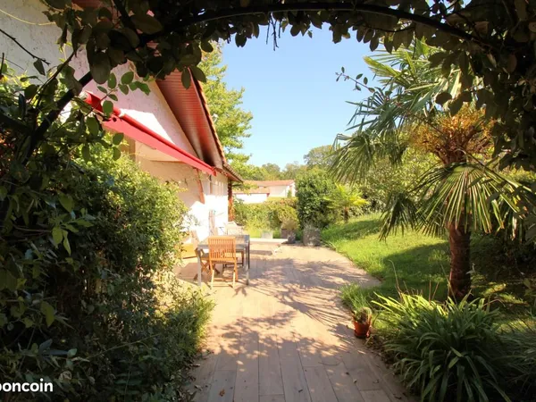 Maison 7 pièces 215 m²