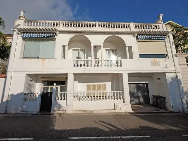 ROQUEBRUNE CAP MARTIN - APPARTEMENT VILLA - VUE MER - GARAGE