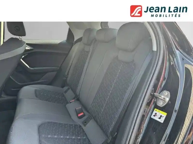 Audi A1 sportback 25 tfsi 95 ch s tronic 7 — photo 17