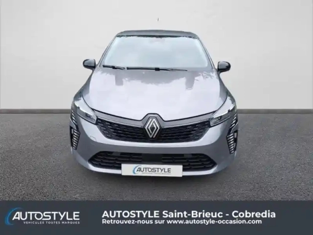 Renault Clio 1.5 dci 100ch evolution — photo 12