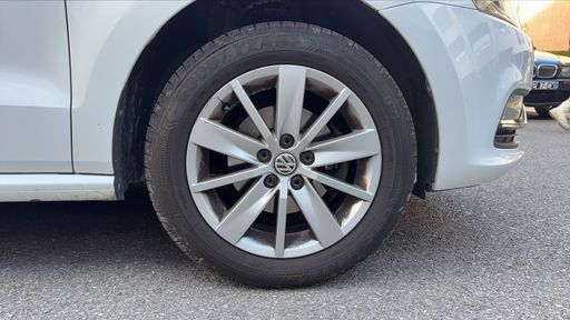 Volkswagen Polo 1.2 TSI 90 - Sportline – 2014 – 142090 km – Essence – Boîte Manuelle — photo 19