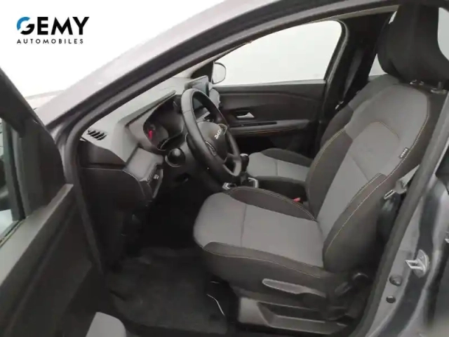 Dacia Jogger tce 110 7 places gsr2 — photo 9