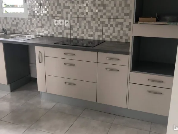 Beau F3 Meublé, 910/mois CC, Secteur Sainte-Catherine FDF, Dispo Début Nov. 2026
