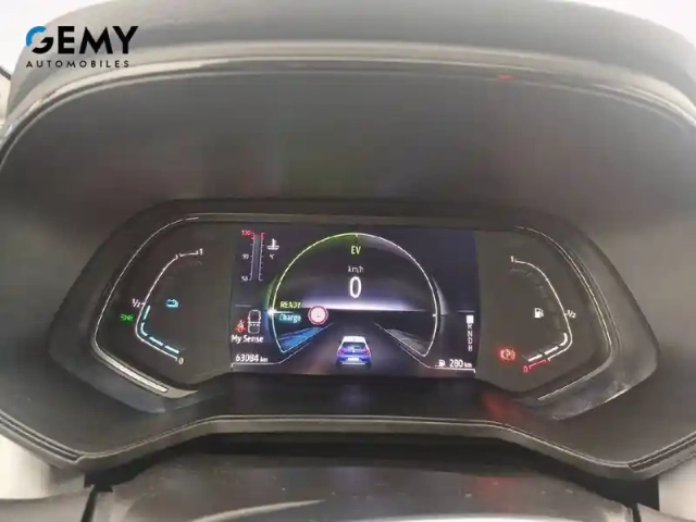 Renault Clio e-tech 140 - 21n — photo 37