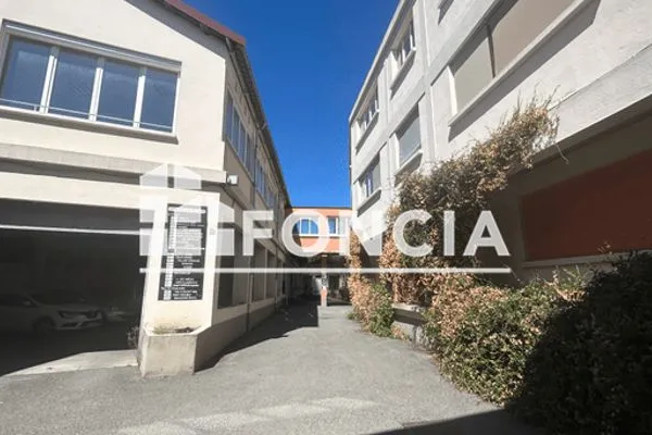 LOCAUX_COMMERCIAUX