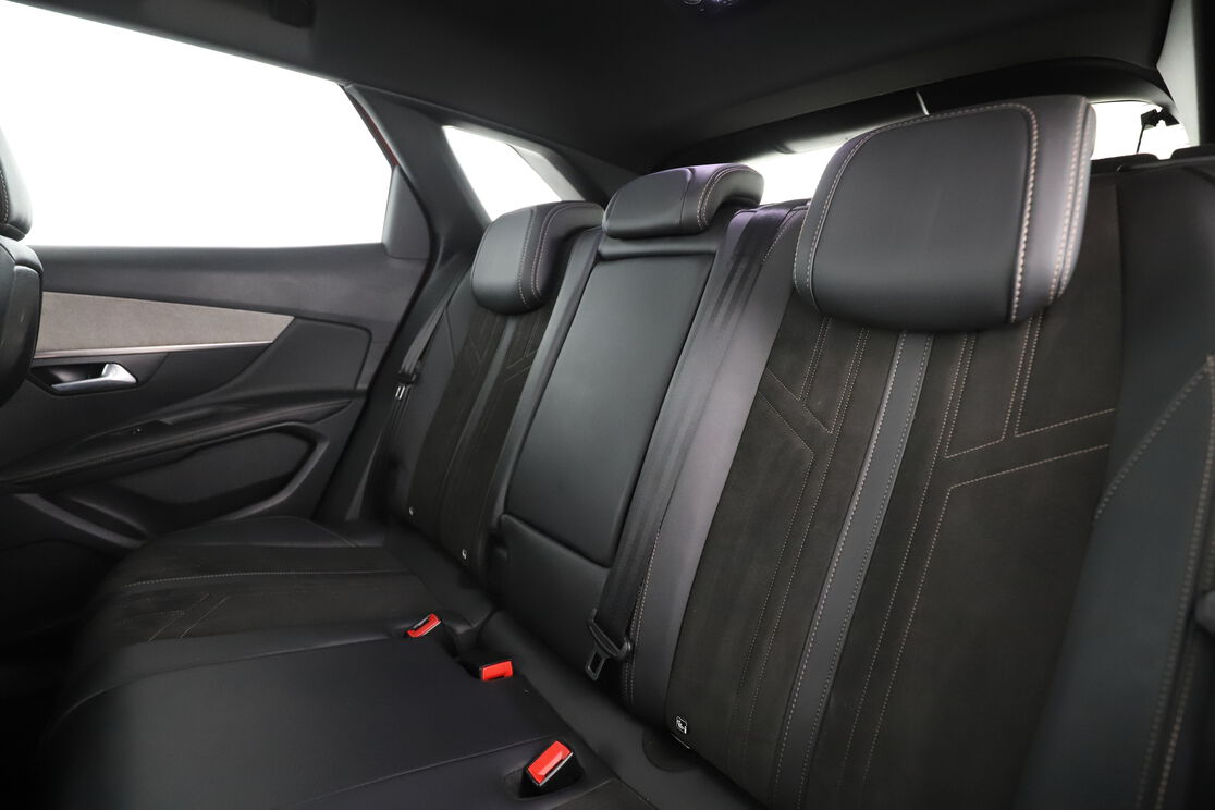 Peugeot 3008 1.5 Blue-HDi GT EAT8 — photo 13