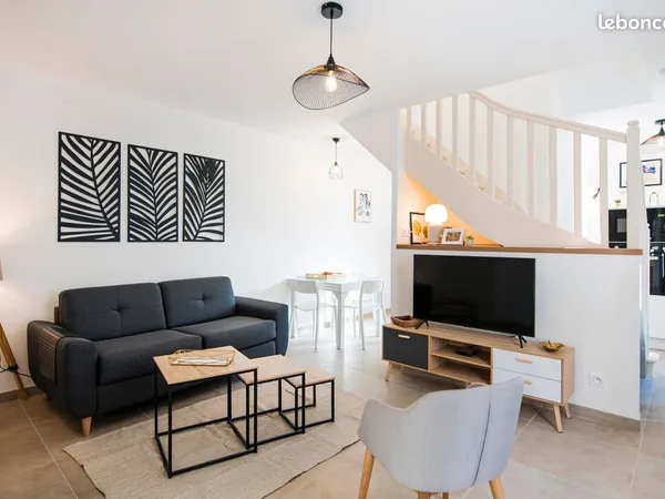 Faubourg Madeleine, a vendre Maisonnette