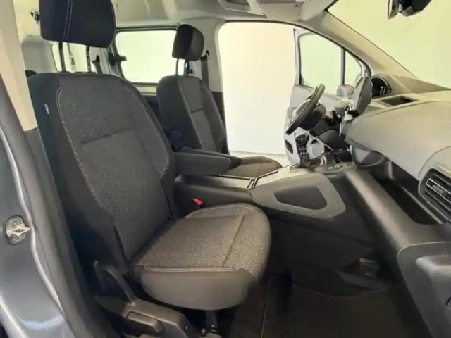 Peugeot Rifter taille m - 1.5 bluehdi 100ch s&amp;s allure 5 places — photo 13