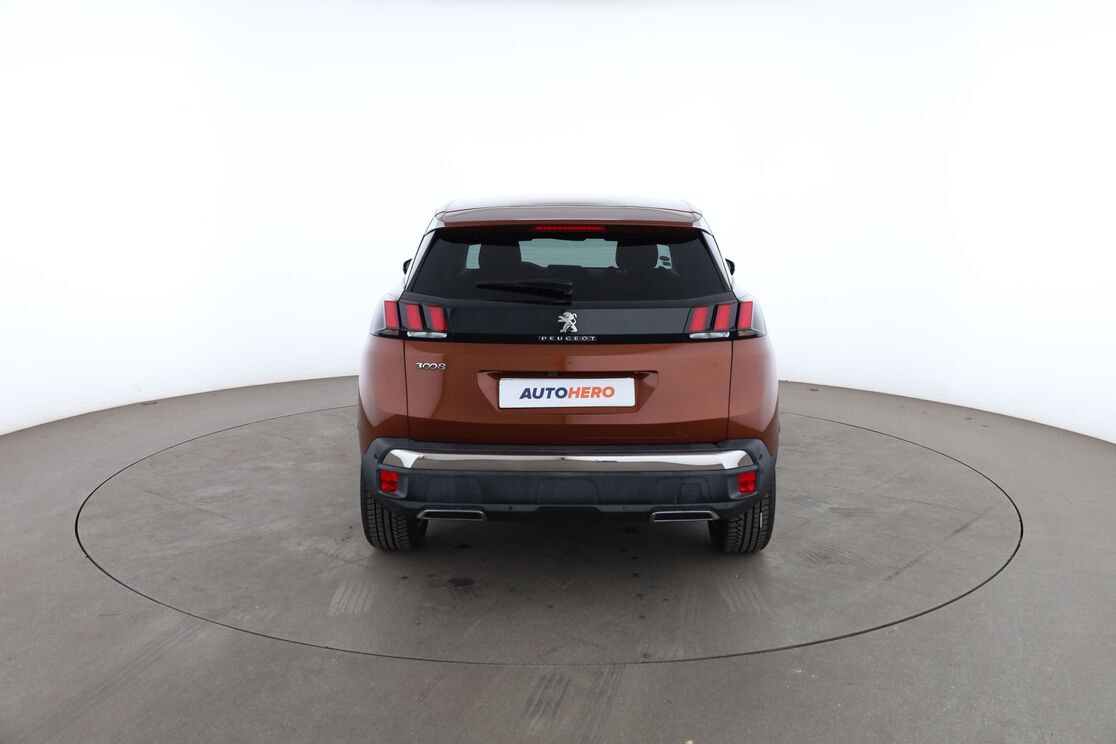 Peugeot 3008 1.2 PureTech Allure EAT6 — photo 4