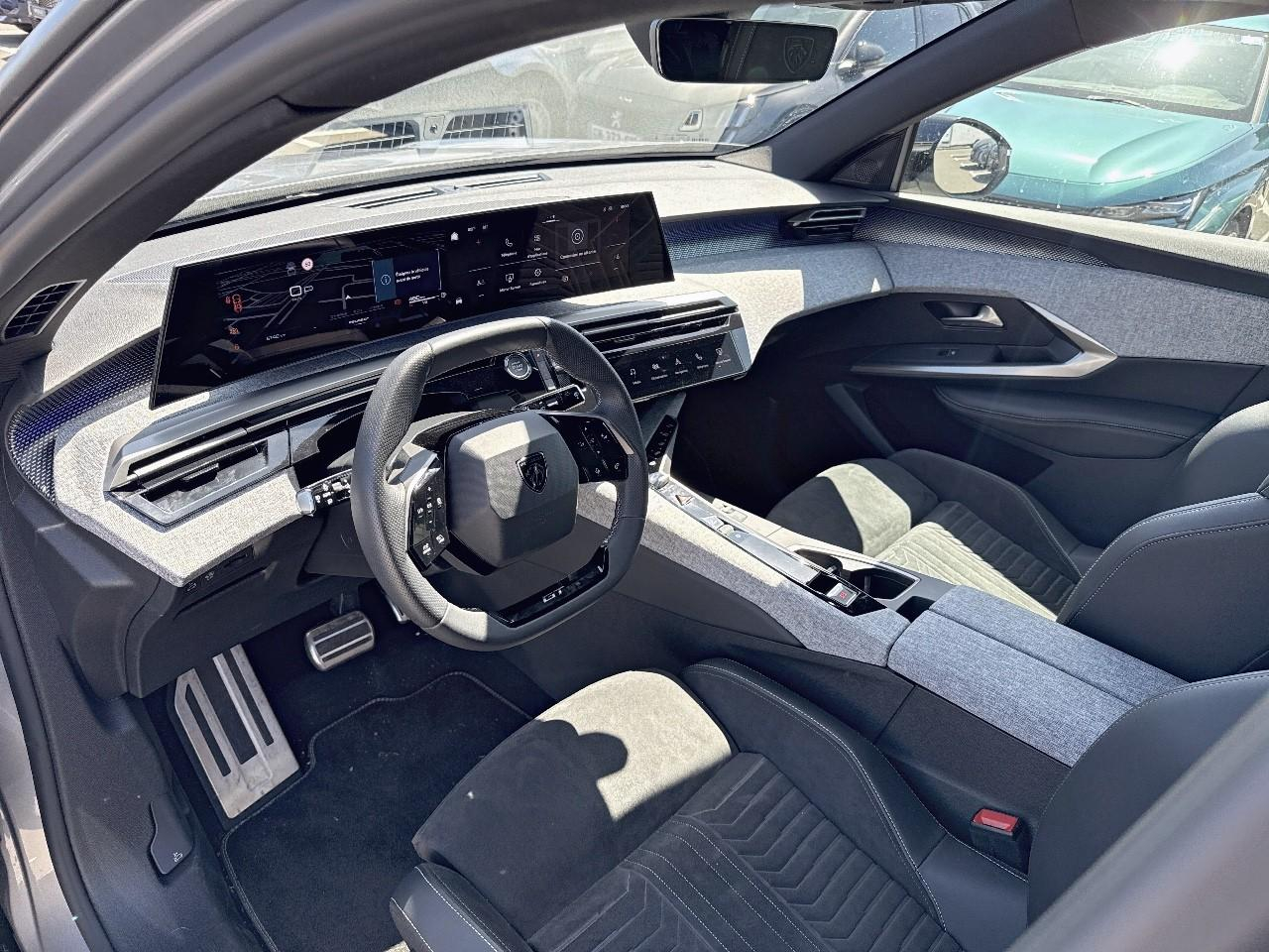 Peugeot 3008 hybrid 145 e-dcs6 gt — photo 12